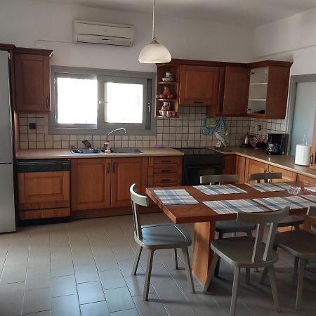 Passatempo Casa - 3 Bedroom Apartment Close To The Swimming Pool Gerani  Exterior foto